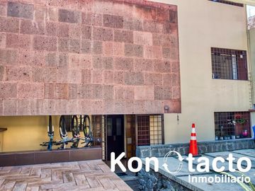 CASA EN VENTA EN LOMAS DE LAS ÁGUILAS