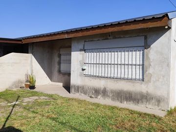 PEQUEÑA CASA A LA VENTA-ESCOBAR