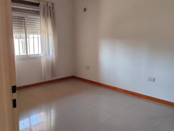 PEQUEÑA CASA A LA VENTA-ESCOBAR
