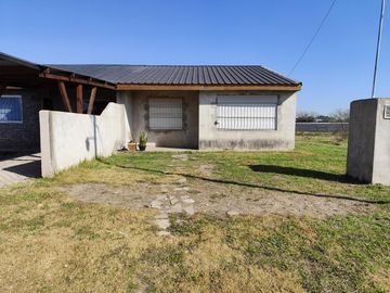 PEQUEÑA CASA A LA VENTA-ESCOBAR