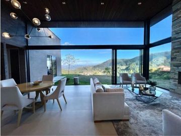 Hermosa casa campestre en el alto del escobero ( El Retiro)