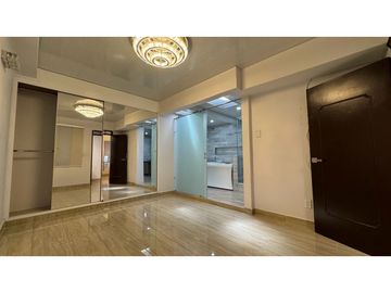 Casa remodelada de dos pisos en venta / permuta Barrio Samanes Palmira