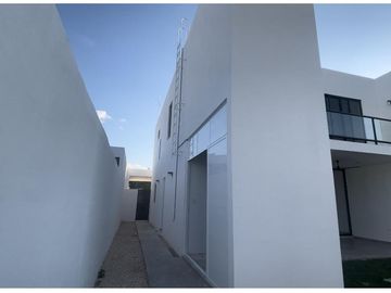 Casa en venta de 4 recamaras al norte de Merida con alberca privada