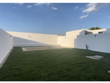 Casa en venta de 4 recamaras al norte de Merida con alberca privada