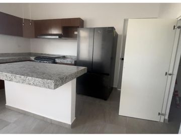 Casa en venta de 4 recamaras al norte de Merida con alberca privada