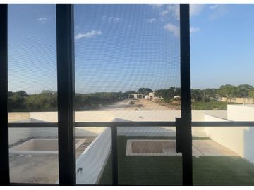 Casa en venta de 4 recamaras al norte de Merida con alberca privada