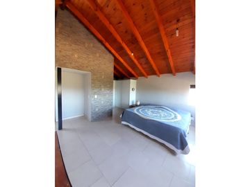 CASA EN ESTANCIA VIEJA, MUY AMPLIA. LA MEJOR VISTA!