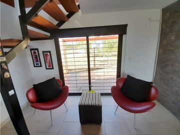 CASA EN ESTANCIA VIEJA, MUY AMPLIA. LA MEJOR VISTA!