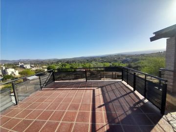 CASA EN ESTANCIA VIEJA, MUY AMPLIA. LA MEJOR VISTA!