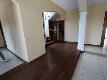 CASA EN BURGOS EXCELENTES ACABADOS