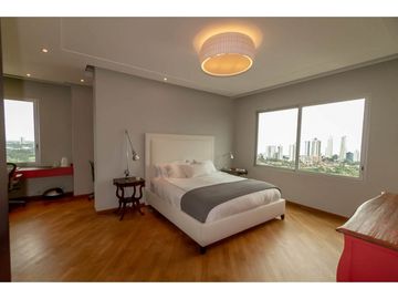 APARTAMENTO CON VISTA A PARQUE OMAR EN ALTOS DEL GOLF