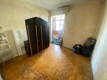 Venta, 4 ambientes Flores piso alto !