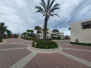 CASA DE PLAYA EN EXCLUSIVA PRIVADA PUNTA ESMERALDA GRAND, NUEVO ALTATA