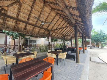 CASA DE PLAYA EN EXCLUSIVA PRIVADA PUNTA ESMERALDA GRAND, NUEVO ALTATA