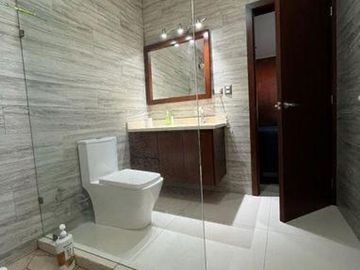 CASA EN VENTA EN LAS QUINTAS DE OPORTUNIDAD