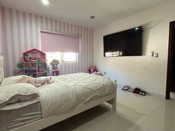 CASA EN VENTA EN LAS QUINTAS DE OPORTUNIDAD