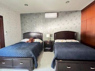 CASA EN VENTA EN LAS QUINTAS DE OPORTUNIDAD