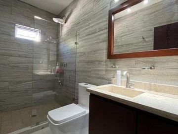 CASA EN VENTA EN LAS QUINTAS DE OPORTUNIDAD