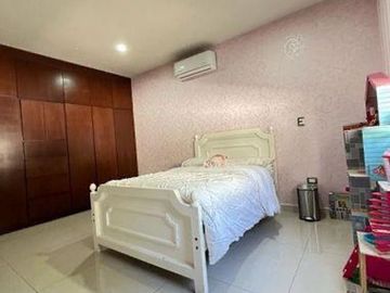 CASA EN VENTA EN LAS QUINTAS DE OPORTUNIDAD