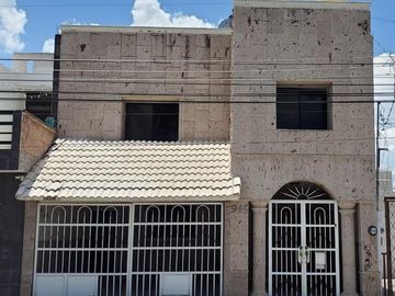 CASA EN VENTA FRACCIONAMIENTO ROMA