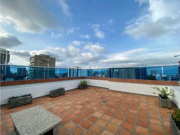 Apartamento duplex en venta, sector parque venezuela.