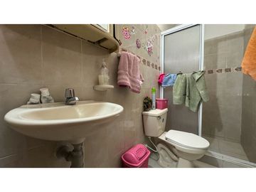 Casa de 2 pisos en venta permuta Barrio Hacienda Buenos Aires Palmira