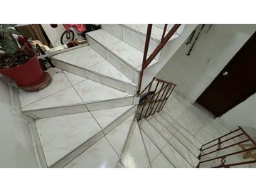 Casa de 2 pisos en venta permuta Barrio Hacienda Buenos Aires Palmira