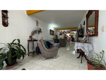 Casa de 2 pisos en venta permuta Barrio Hacienda Buenos Aires Palmira