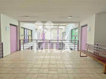 Oficina en Venta en Edificio 4 pisos múltiples espacios