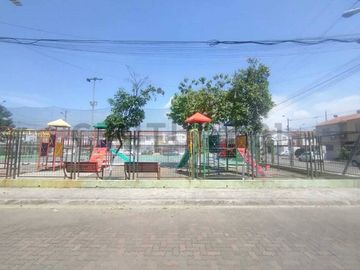 VENTA DE CASA URB. PARAISO DEL RIO 1, MUCHO LOTE A.Est
