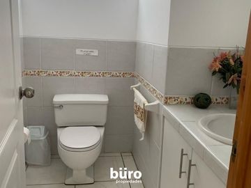 PRECIOSA CASA DE PLAYA EN VENTA CON VISTA AL MAR, LAS GAVIOTAS, ASIA