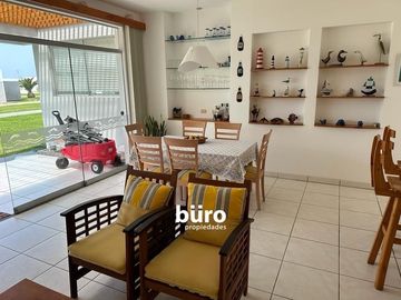 PRECIOSA CASA DE PLAYA EN VENTA CON VISTA AL MAR, LAS GAVIOTAS, ASIA