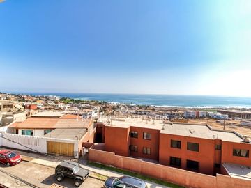 Exclusiva casa mediterránea con piscina y vista al mar – Jardines del Sur
