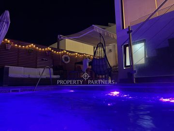 Exclusiva casa mediterránea con piscina y vista al mar – Jardines del Sur