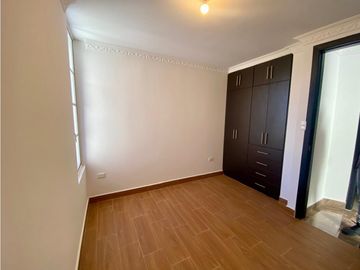 CASA VIP EN VENTA EN URBANIZACION POR LA ESPE DEL VALLE (CB)