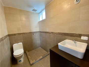 CASA VIP EN VENTA EN URBANIZACION POR LA ESPE DEL VALLE (CB)