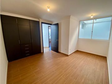 CASA VIP EN VENTA EN URBANIZACION POR LA ESPE DEL VALLE (CB)