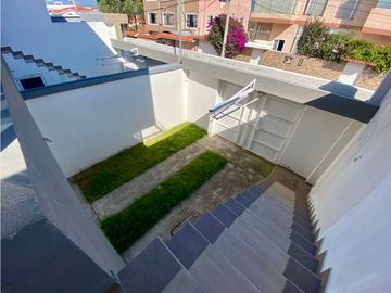 CASA VIP EN VENTA EN URBANIZACION POR LA ESPE DEL VALLE (CB)