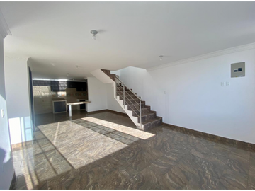 CASA VIP EN VENTA EN URBANIZACION POR LA ESPE DEL VALLE (CB)