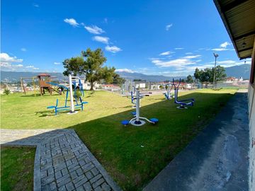 CASA VIP EN VENTA EN URBANIZACION POR LA ESPE DEL VALLE (CB)