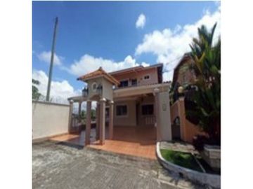VENTA AMPLIA CASA EN SAN ANTONIO URBANIZACIÓN VILLA FLOR MC