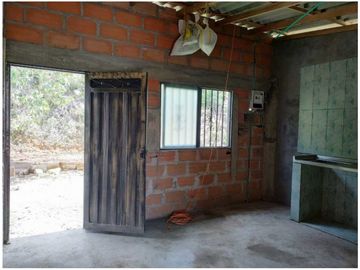 VENTA LOTE YARUMAL CON APARTAESTUDIO $200 MILLONES, 9.000m2 (C)