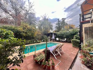 CASA EN VENTA EN EL CARMENCITO 3 AMBIENTES PISCINA