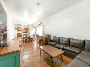 VENTA CASA 3 AMBIENTES WILDE AVELLANEDA COCHERA