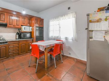 VENTA CASA 3 AMBIENTES WILDE AVELLANEDA COCHERA
