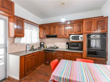 VENTA CASA 3 AMBIENTES WILDE AVELLANEDA COCHERA