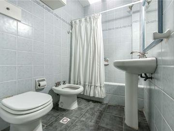 VENTA CASA 3 AMBIENTES WILDE AVELLANEDA COCHERA