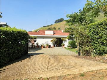 Venta Casa en Vereda La Veta Copacabana Antioquia. 1 Nivel