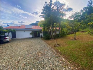 Venta Casa en Vereda La Veta Copacabana Antioquia. 1 Nivel