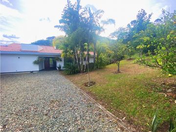 Venta Casa en Vereda La Veta Copacabana Antioquia. 1 Nivel